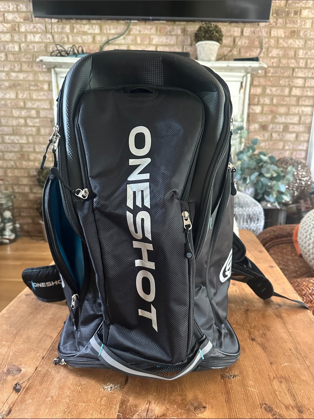 ONE SHOT PICKLEBALL BLACK PACKBACK pickle ball tennis